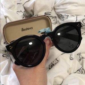 Illesteva Black Leonard 2 sunglasses